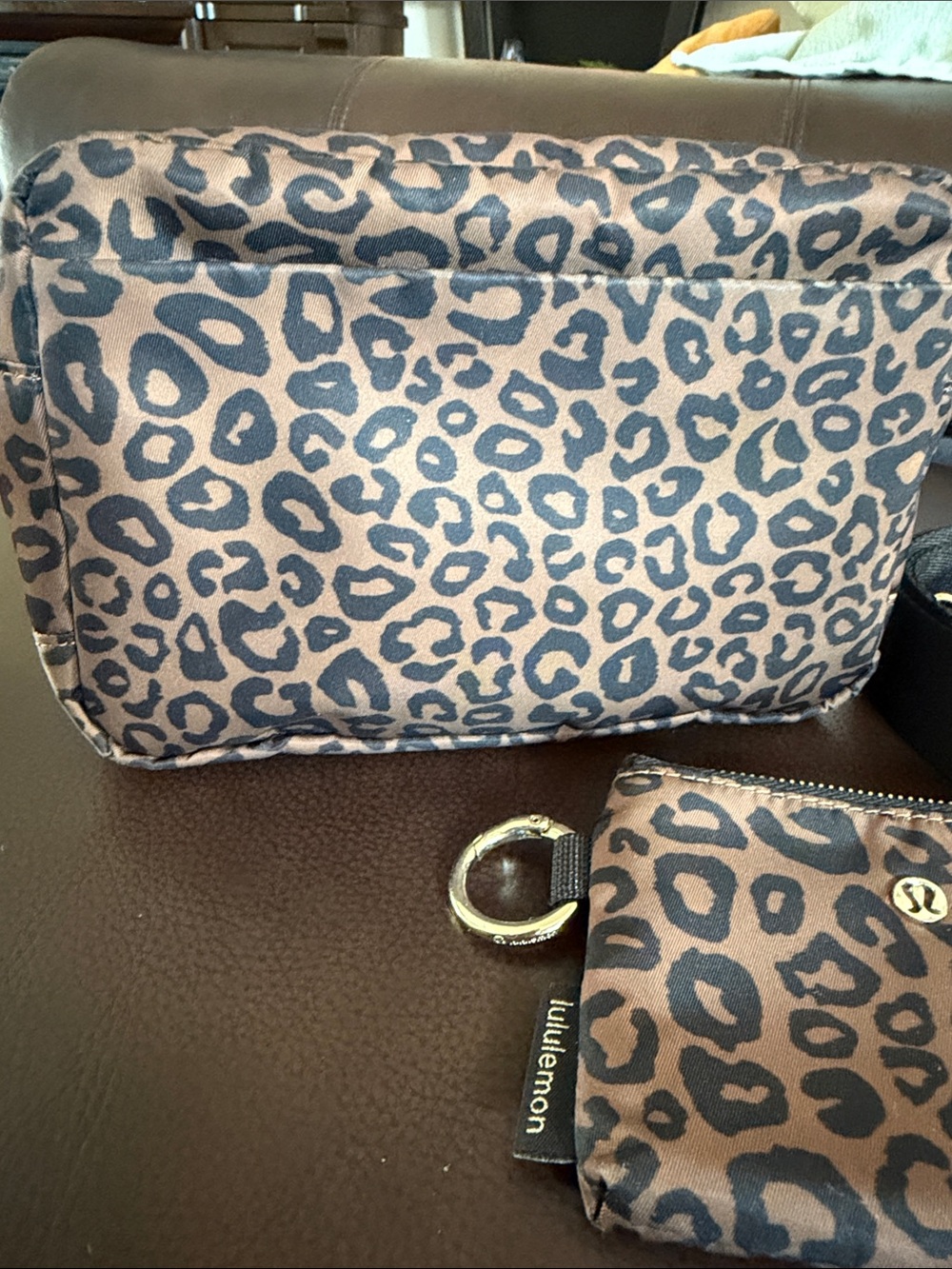 Lululemon Leopard Print Crossbody Bag 2L with Coin Pouch and Strap - Brown - Picture 3 of 9